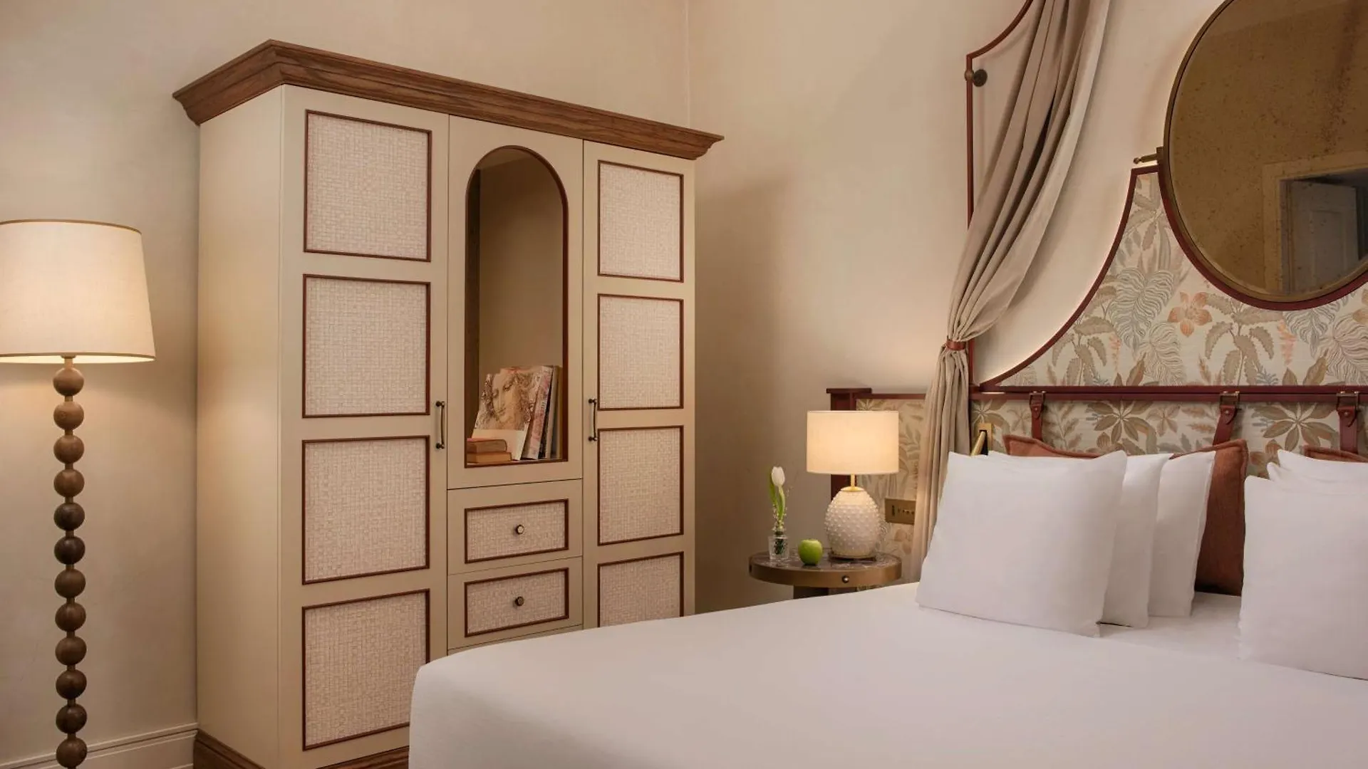 Hotel Nh Collection Firenze Porta Rossa 5*, Florencia